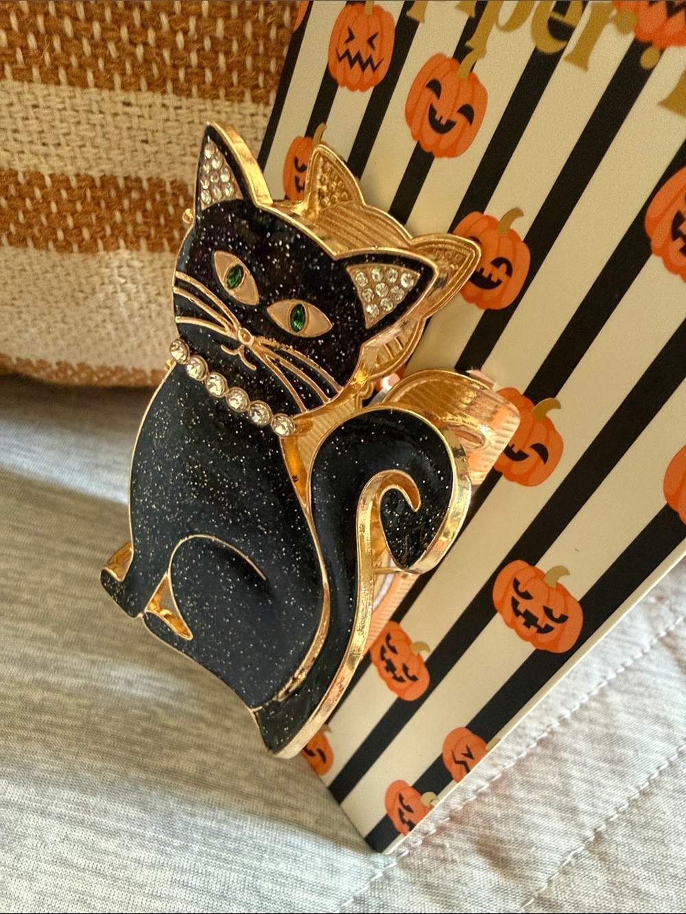 Piper Black Glitter Cat Hair Claw with Gold Accents - Picture 5 of 7